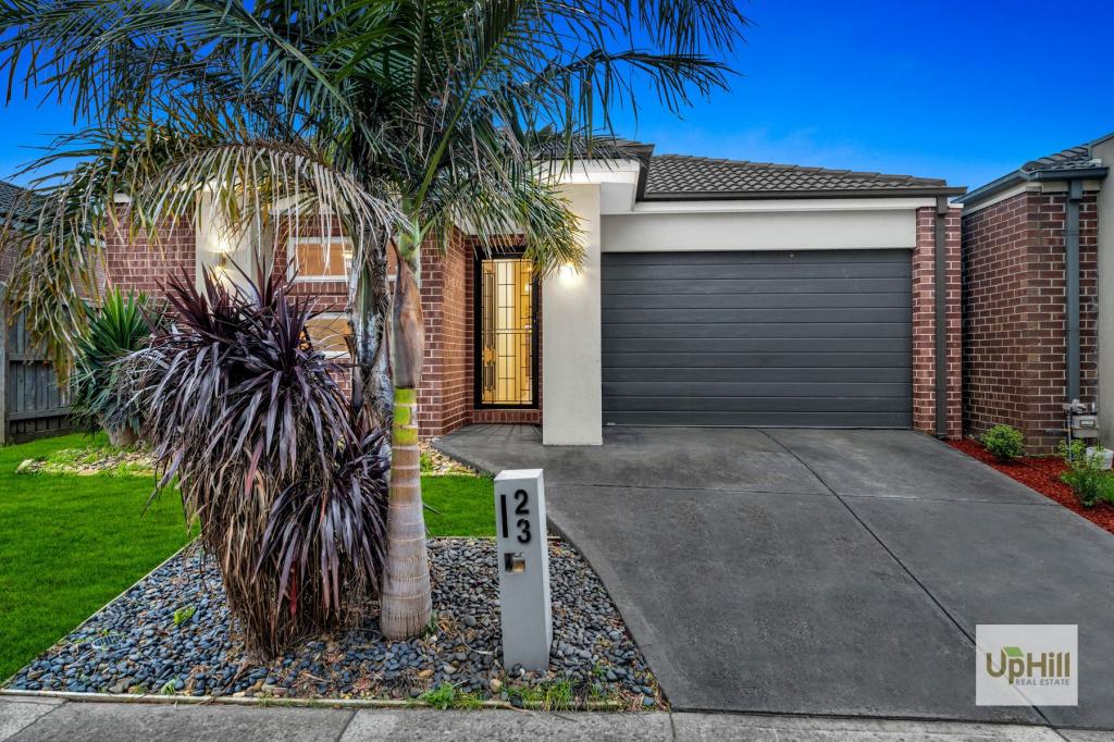23 Paxford Dr, Cranbourne North, VIC 3977