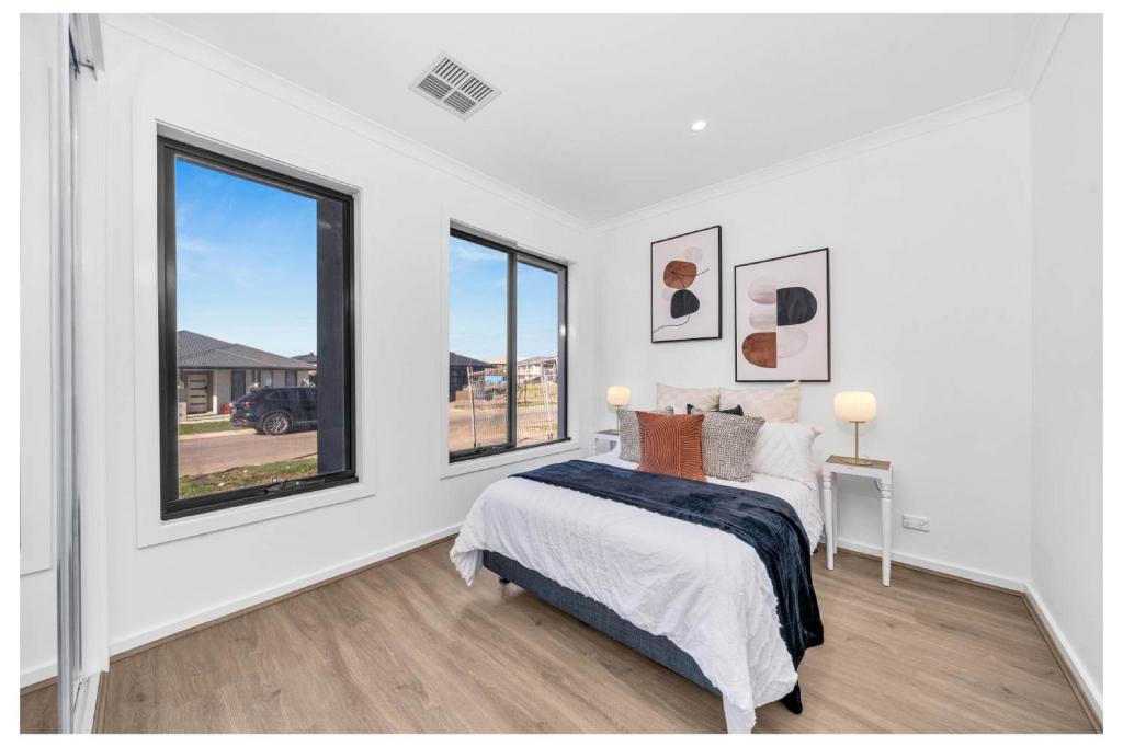 12 BISTRE RD, TARNEIT, VIC 3029