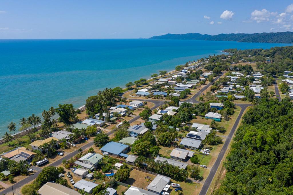 18 Maud St, Flying Fish Point, QLD 4860