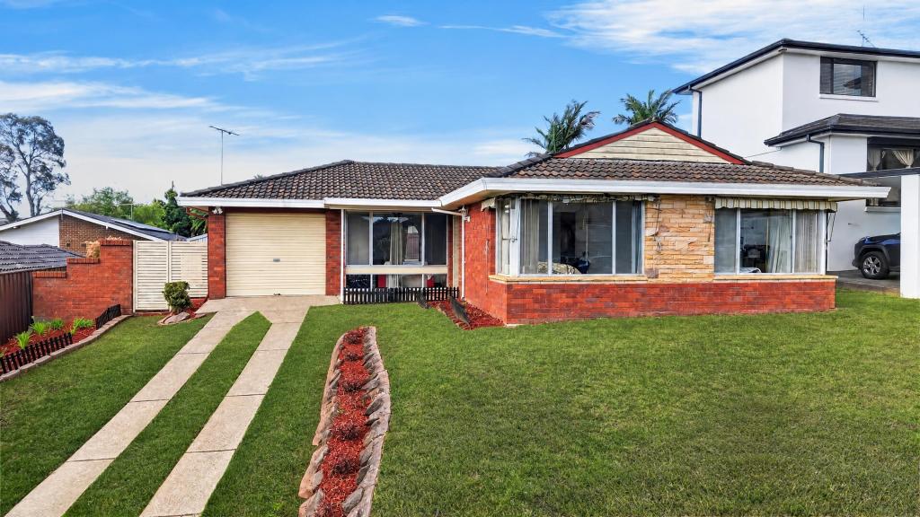 4 Norton Pl, Minto, NSW 2566