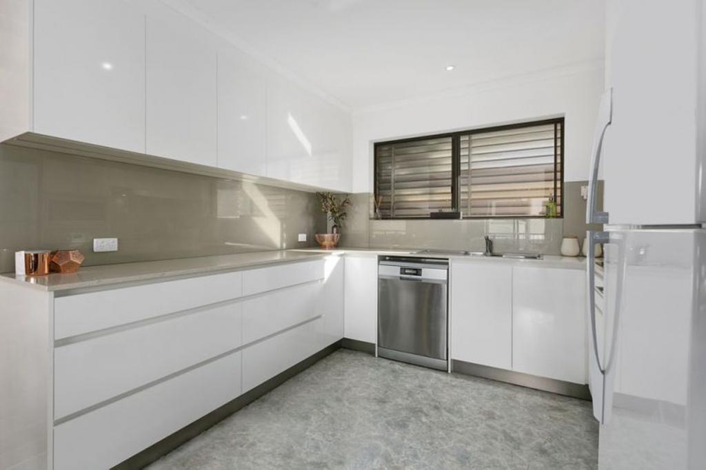 2/4 Ottiwell St, Woorim, QLD 4507