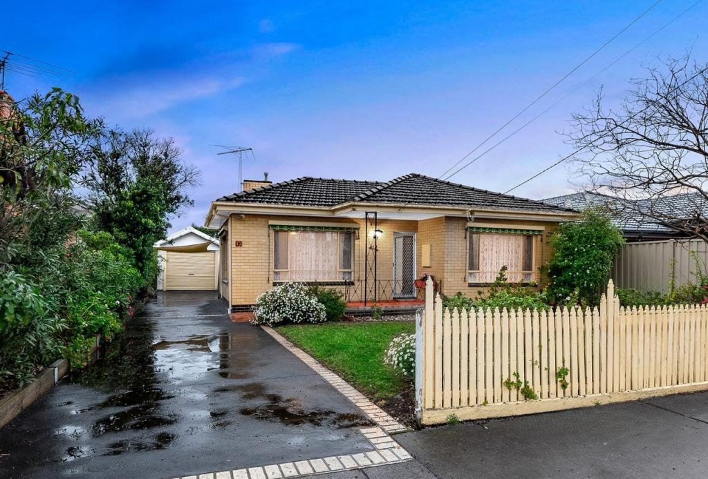 12 Manfred Ave, St Albans, VIC 3021