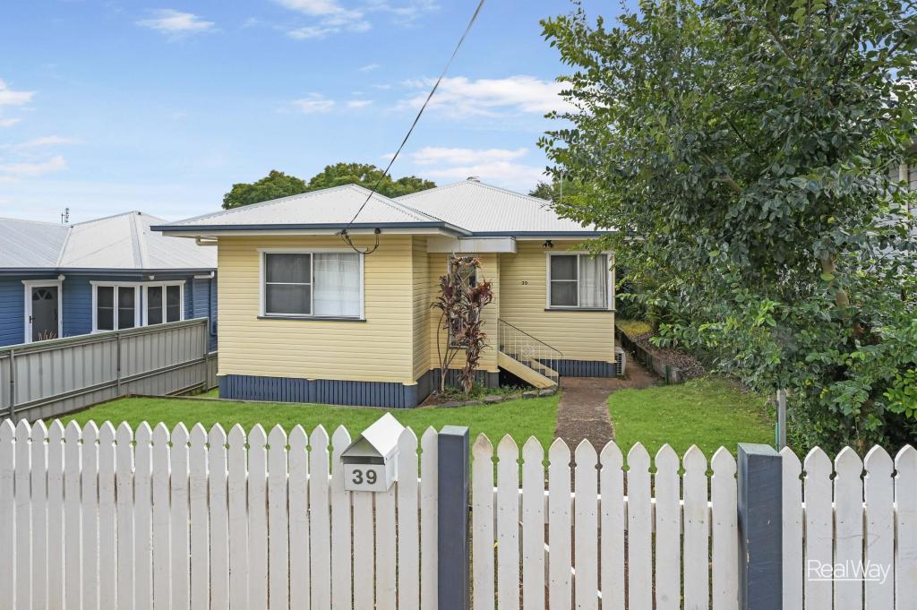 39 Cranley St, South Toowoomba, QLD 4350