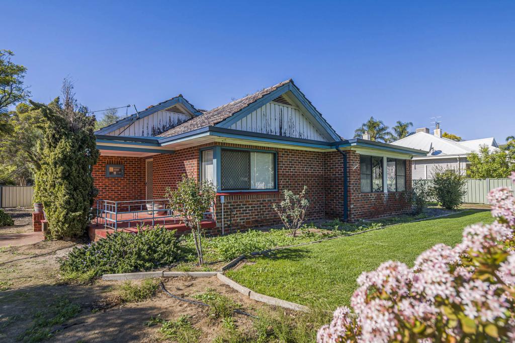 55 Lefroy St, Moora, WA 6510
