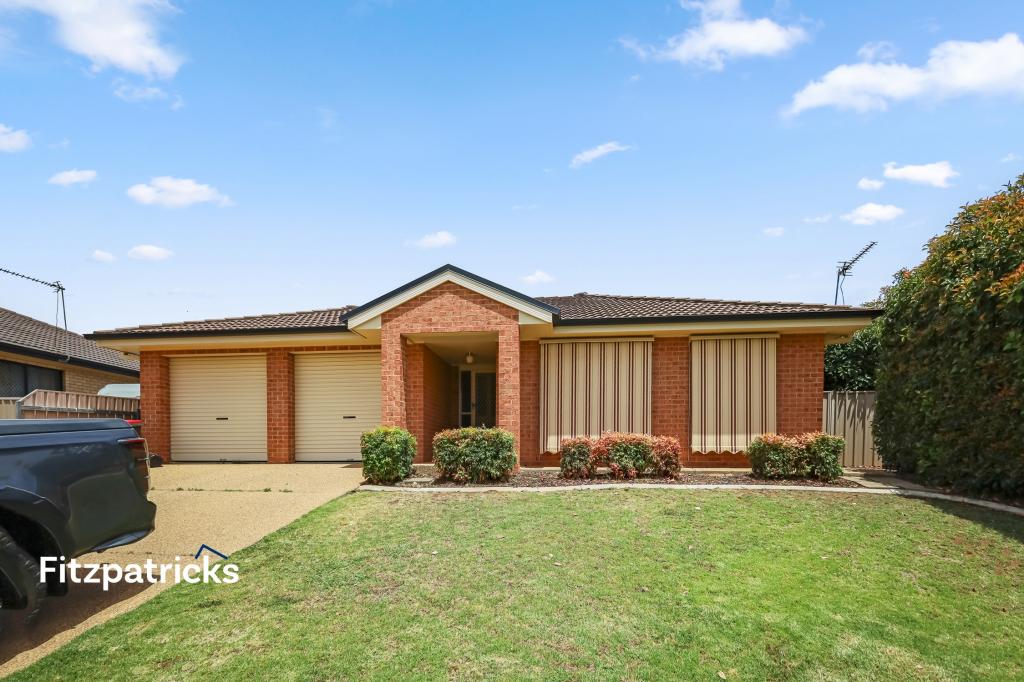2 AUDERDALE CL, BOURKELANDS, NSW 2650