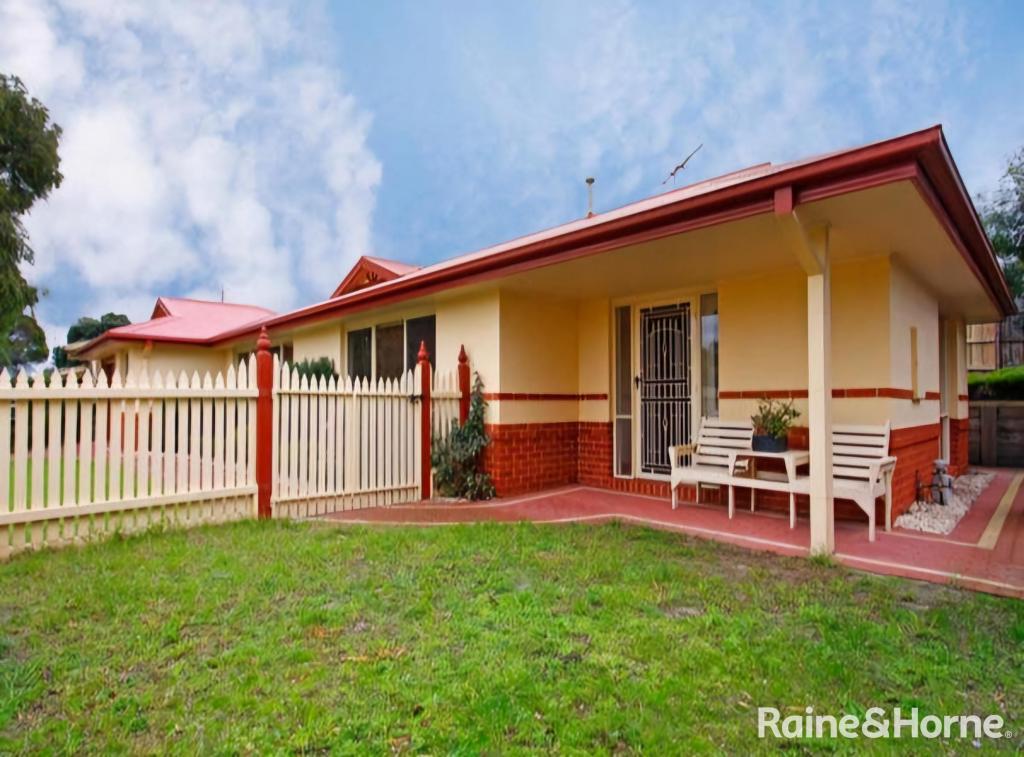 220 Eighth Ave, Rosebud, VIC 3939