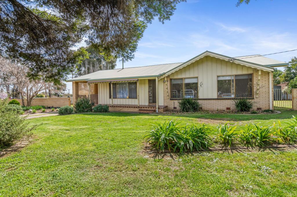 305 BOURKE ST, TOLLAND, NSW 2650