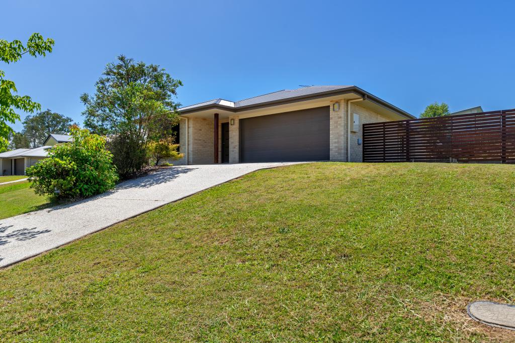 4 CHAMPAGNE LANE, SOUTHSIDE, QLD 4570