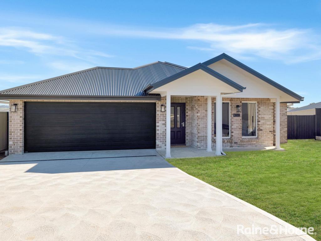 18 WHEATFIELD DR, KELSO, NSW 2795