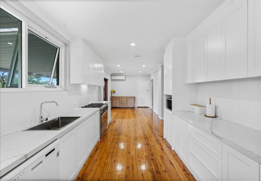 15 Warragamba Cres, Leumeah, NSW 2560