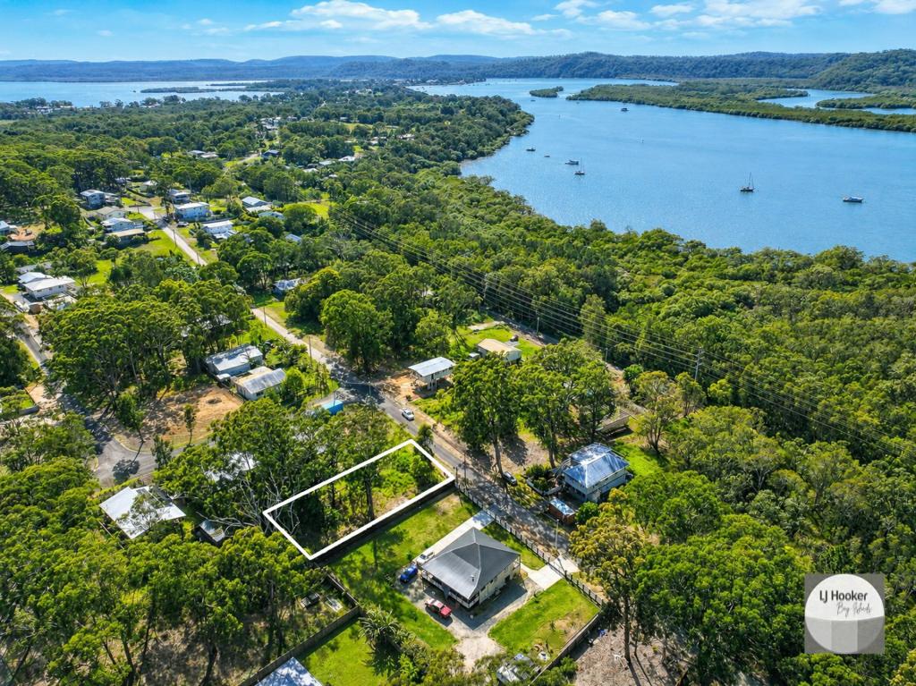 30 YACHT ST, RUSSELL ISLAND, QLD 4184