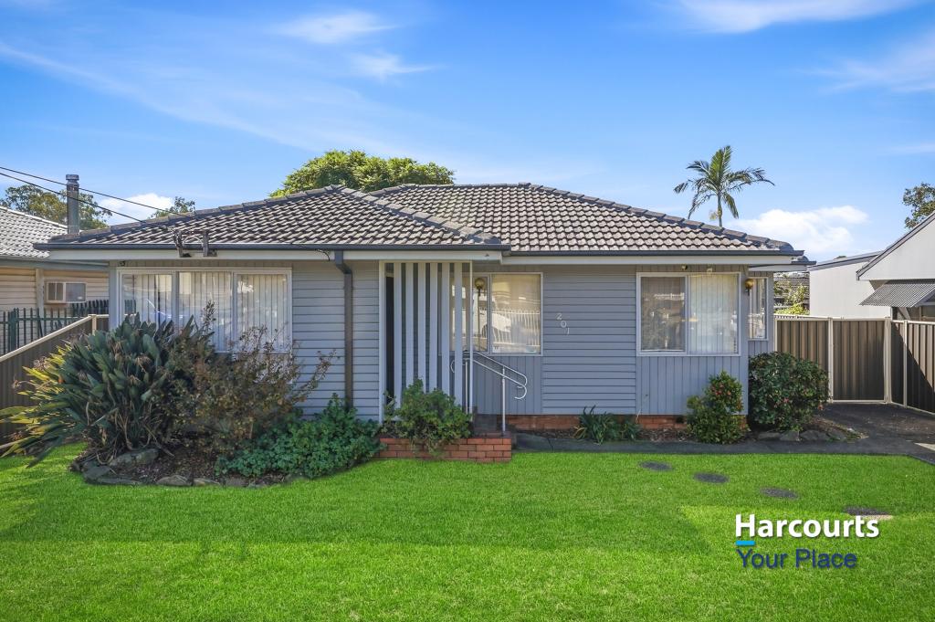 201 Woodstock Ave, Dharruk, NSW 2770
