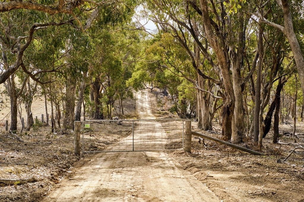 1 Barry Lane, Glenhope East, VIC 3522