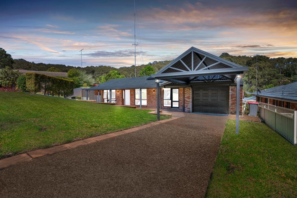 18 Huntington Cl, Eleebana, NSW 2282