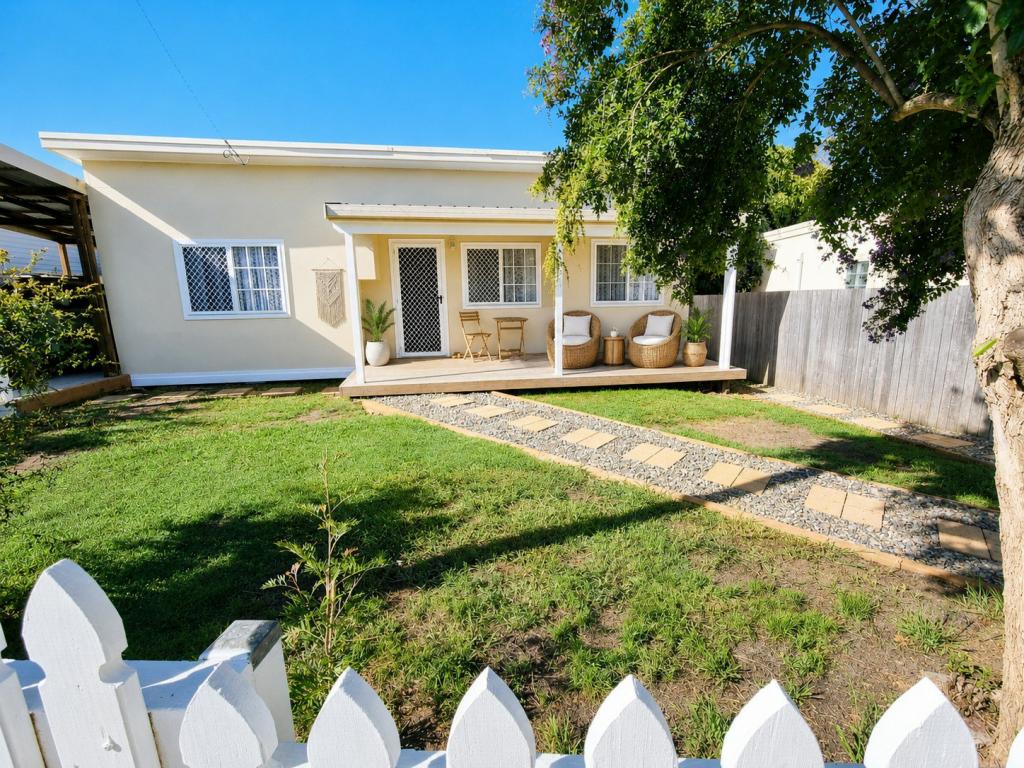 81 Old Bar Rd, Old Bar, NSW 2430