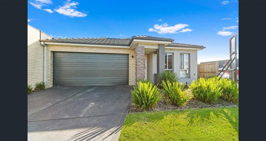2 Denistoun Cres, Cranbourne, VIC 3977