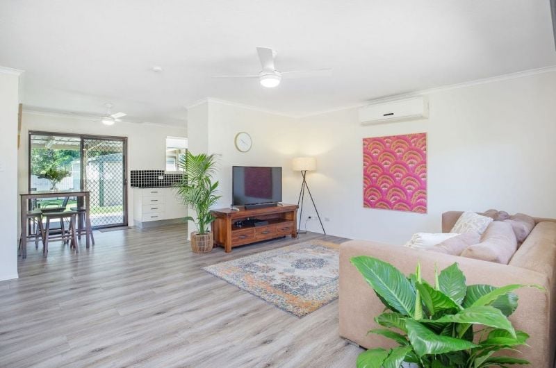 17 Guthrie Pde, Carrara, QLD 4211