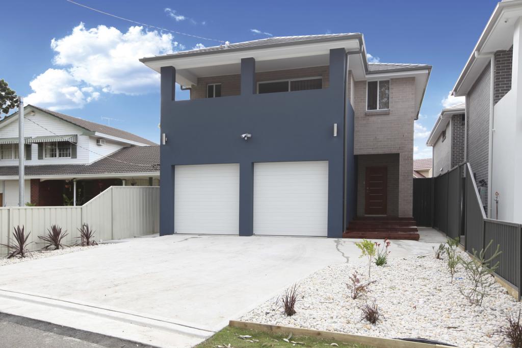 913 Henry Lawson Dr, Picnic Point, NSW 2213