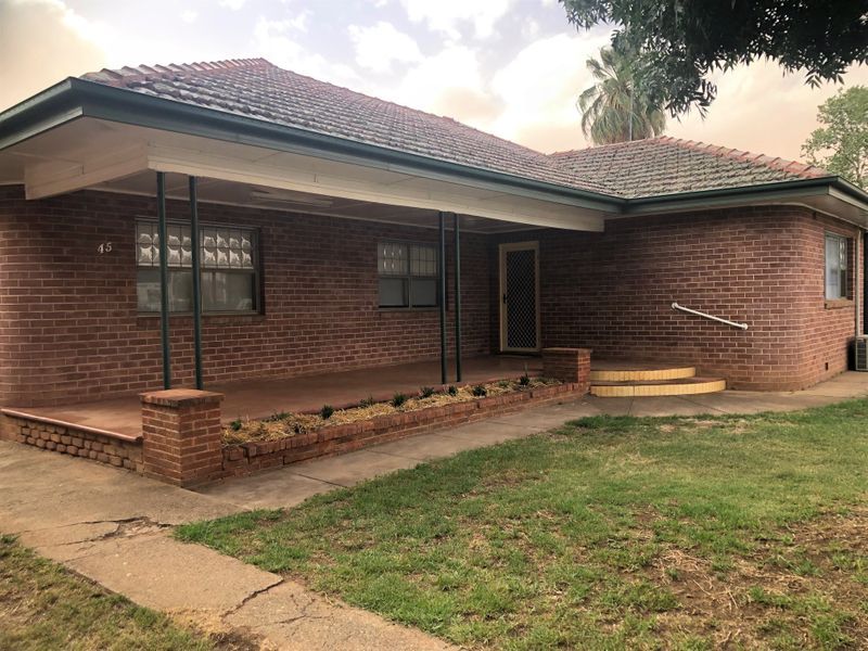 45 Lee St, Wellington, NSW 2820