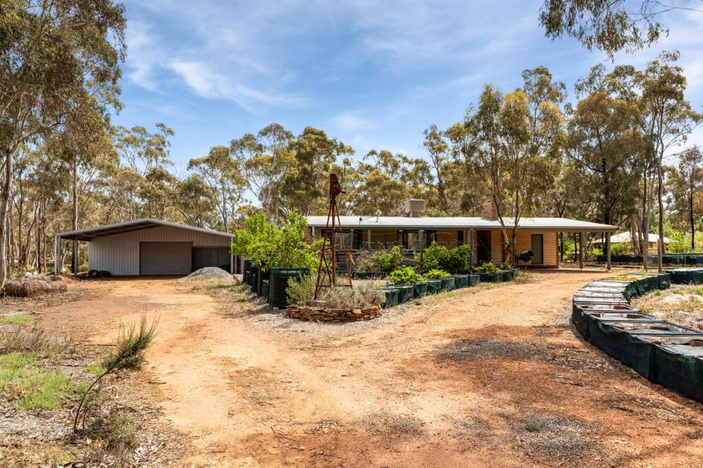 66 Reef St, Wedderburn, VIC 3518