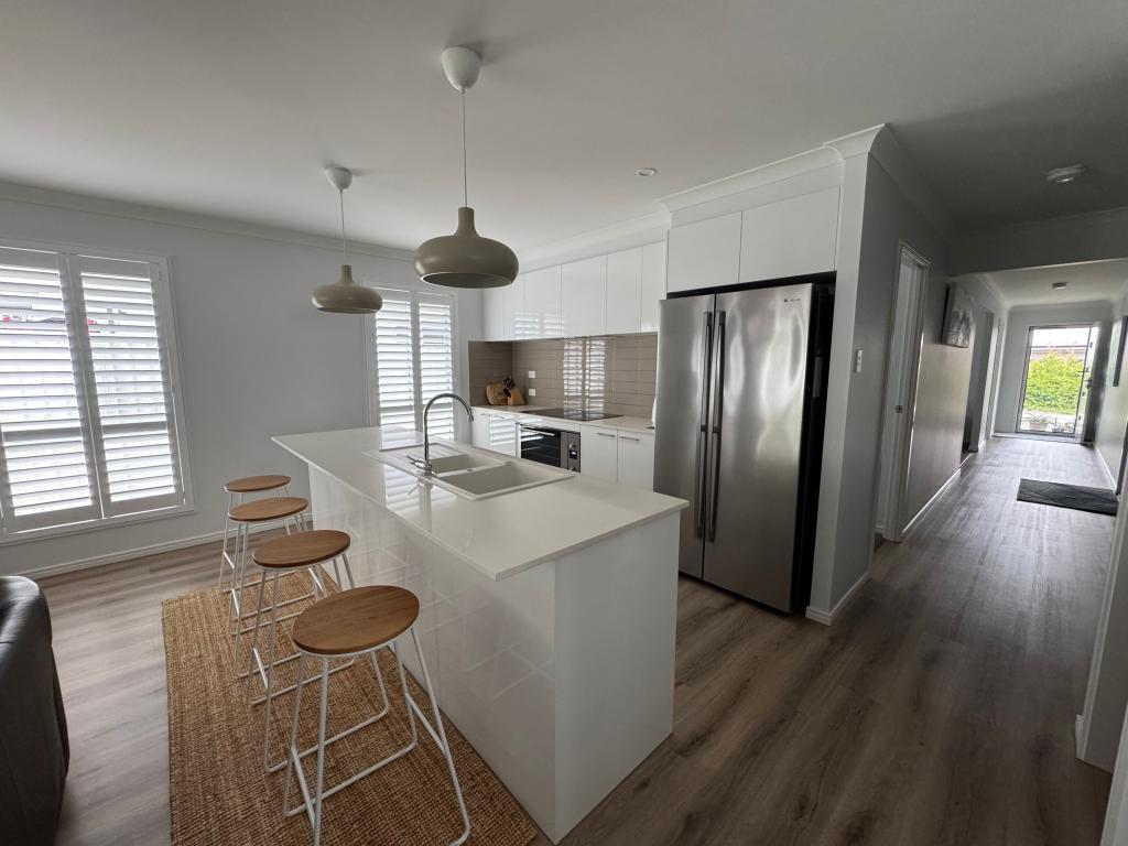 5 Livistona Pl, Banksia Beach, QLD 4507