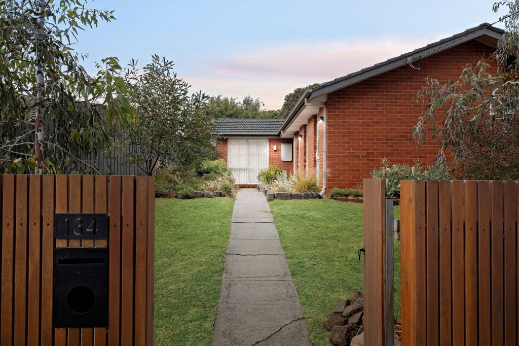 134 Monterey Bvd, Frankston North, VIC 3200