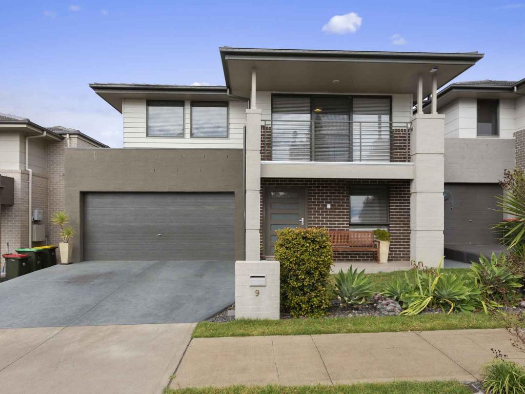 9 Hugh Tce, Middleton Grange, NSW 2171