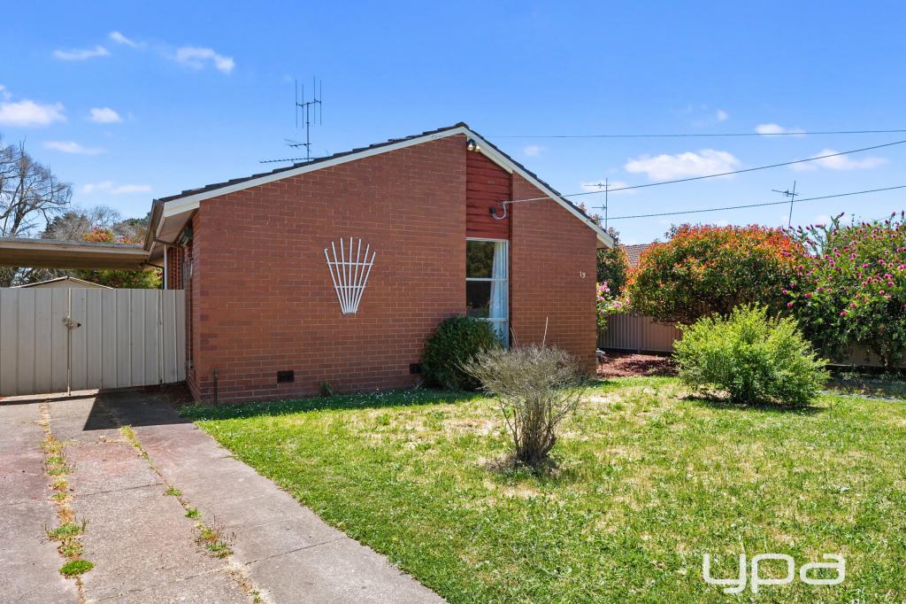 13 Clematis Ave, Wendouree, VIC 3355