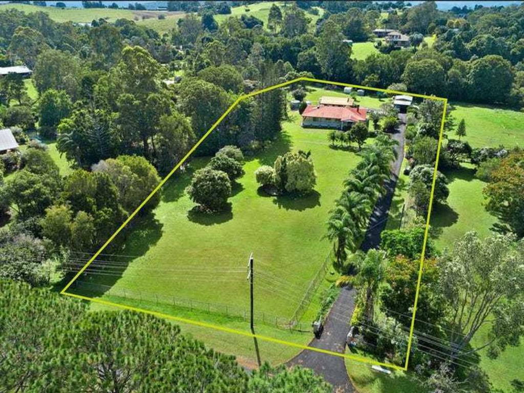 5 Angus Cres, Kureelpa, QLD 4560