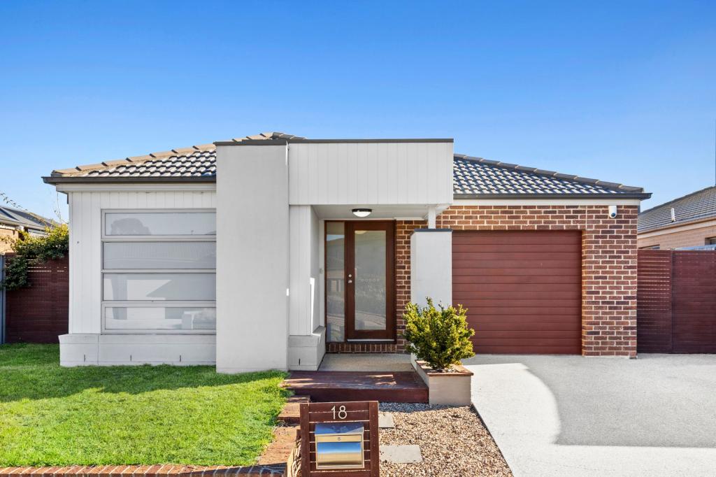 18 CAPE BARRON DR, LARA, VIC 3212