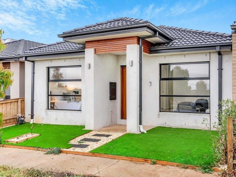 32 Viola Dr, Rockbank, VIC 3335