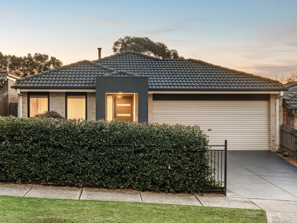 25 Carrum Woods Dr, Carrum Downs, VIC 3201