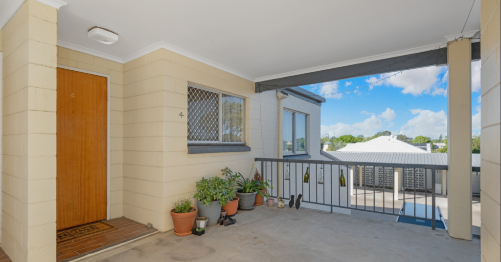 4/98 HIGH ST, BERSERKER, QLD 4701