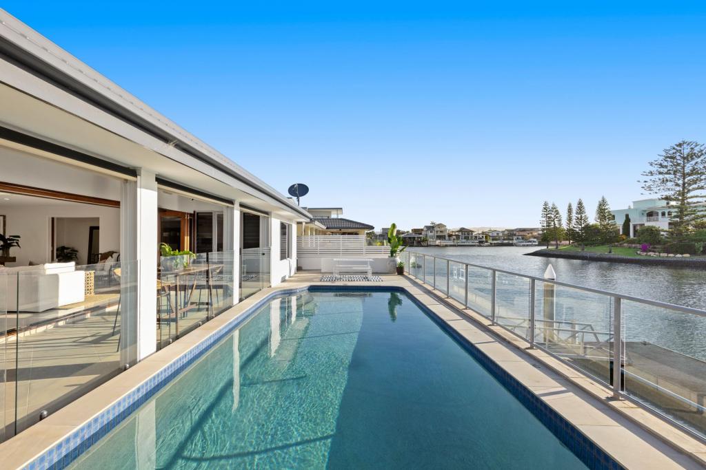 15 Etna St, Surfers Paradise, QLD 4217
