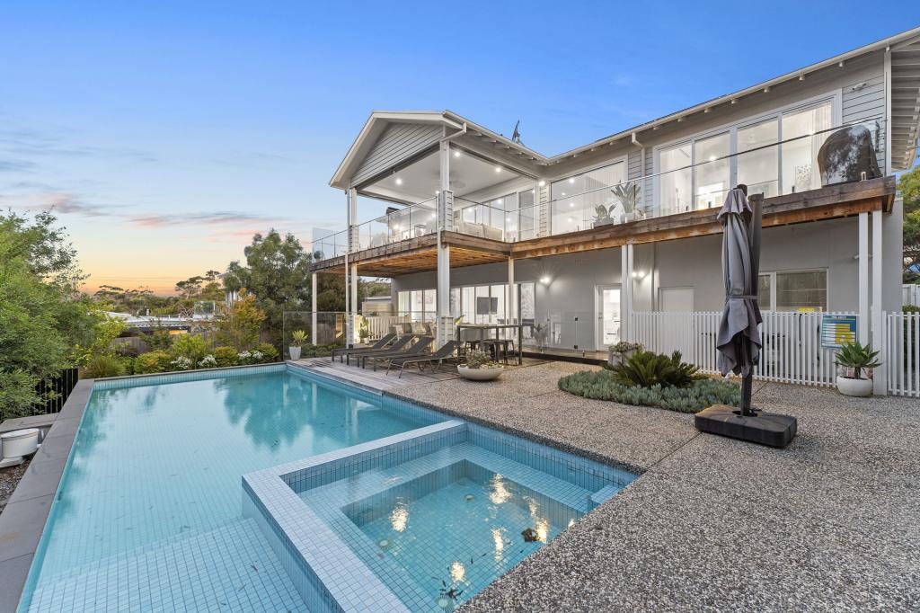 24 Clarendon St, Dromana, VIC 3936