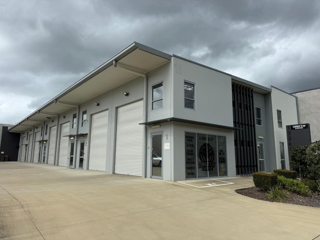 18 Lenco Cres, Landsborough, QLD 4550