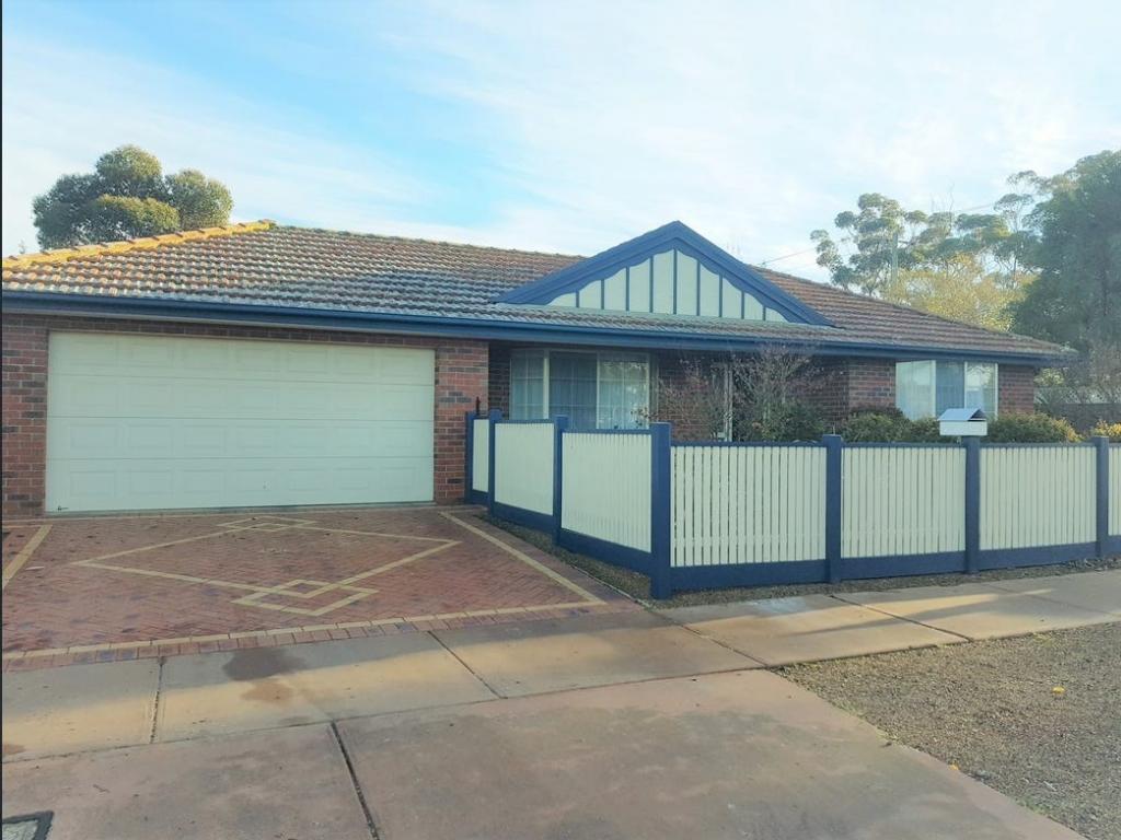 51 EVERGREEN DR, WYNDHAM VALE, VIC 3024