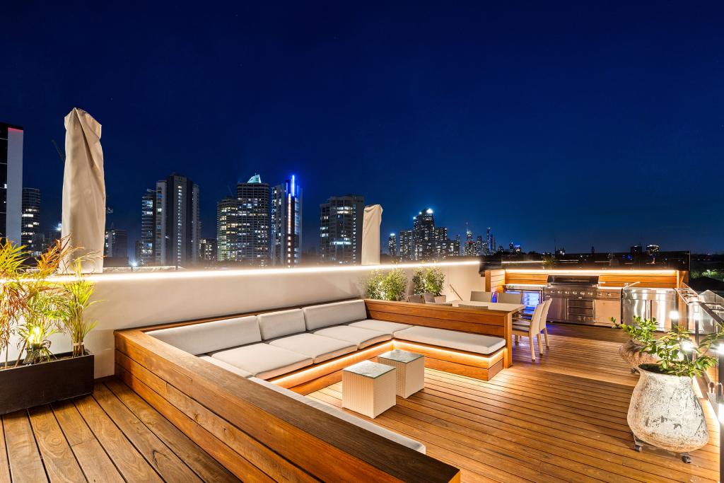 2/56 Woodroffe Ave, Main Beach, QLD 4217