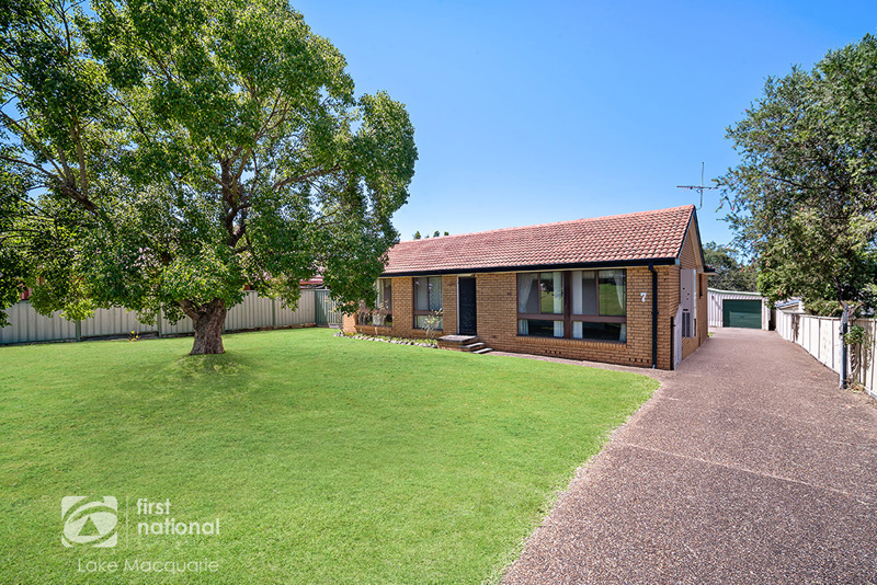 7 Throckmorton St, Killingworth, NSW 2278