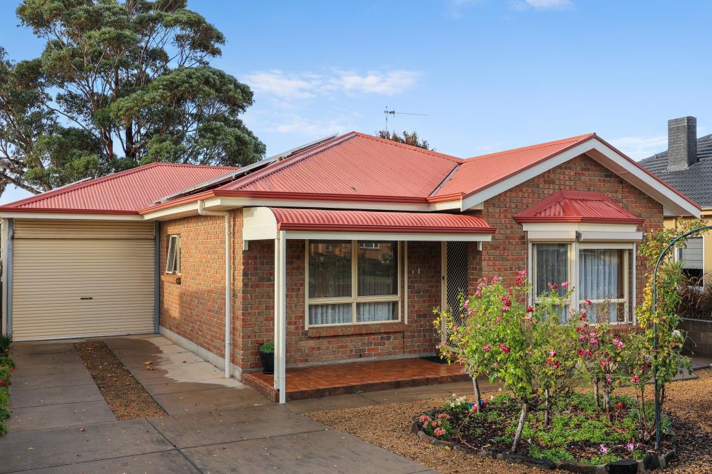 2 Swain Rd, Victor Harbor, SA 5211