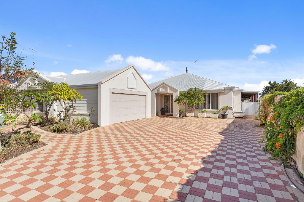 2b Galleon Cl, Halls Head, WA 6210
