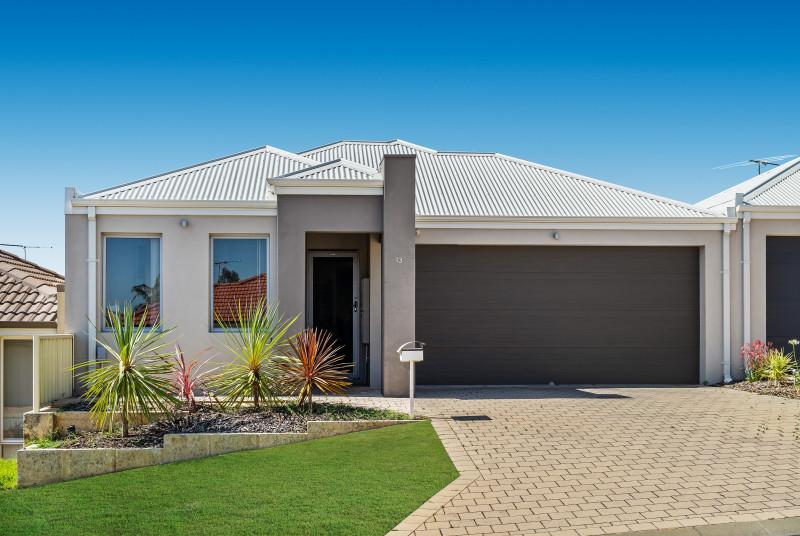 13 Magnet Cl, Lake Coogee, WA 6166