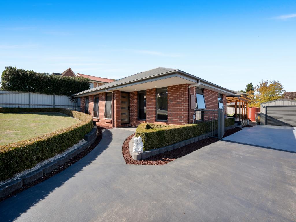 11 DAFNIS DR, NEWNHAM, TAS 7248