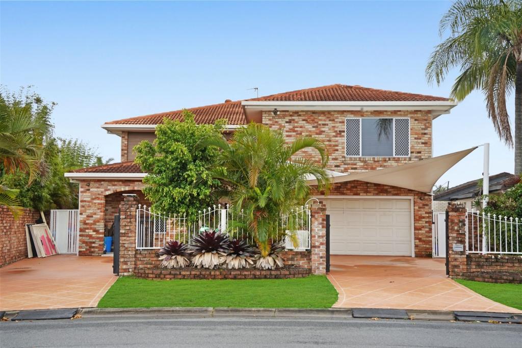 18 Kincardine Dr, Benowa, QLD 4217