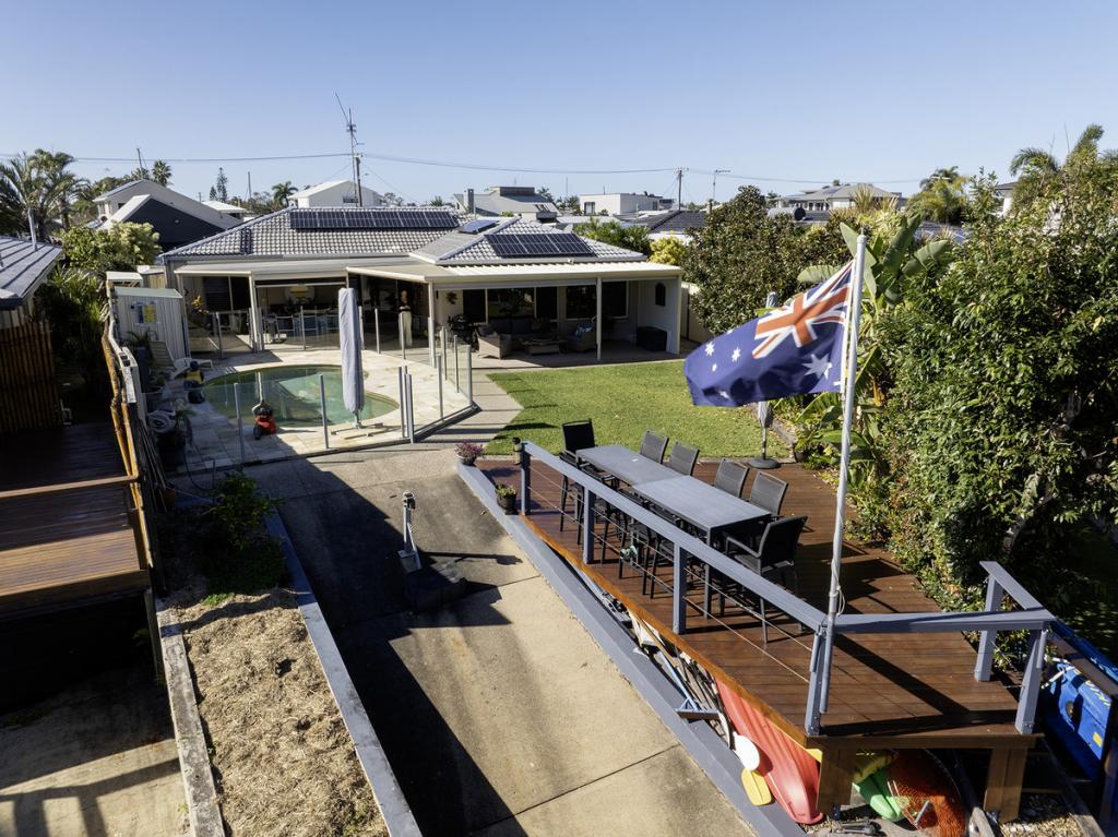 2 Coomaroo Cres, Minyama, QLD 4575