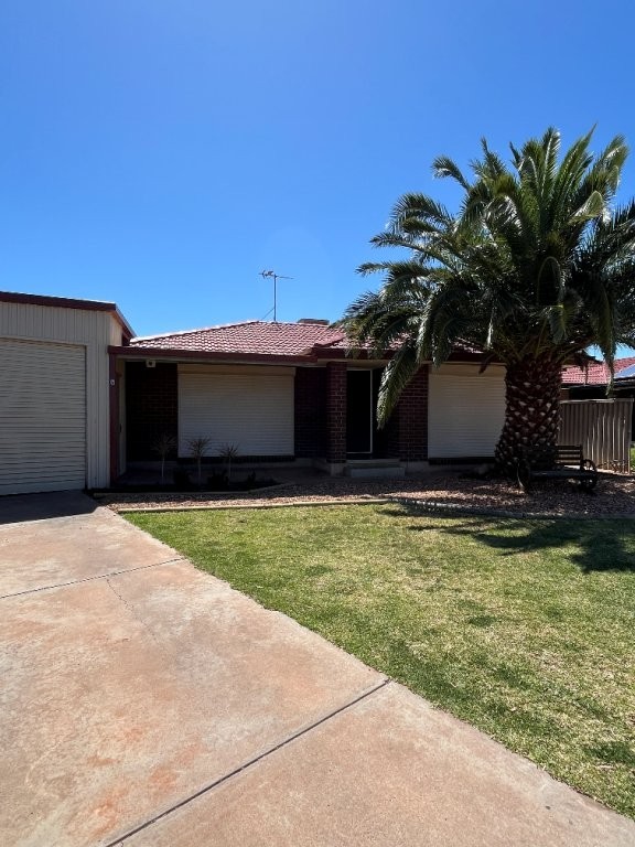 6 FRASER CL, WHYALLA STUART, SA 5608
