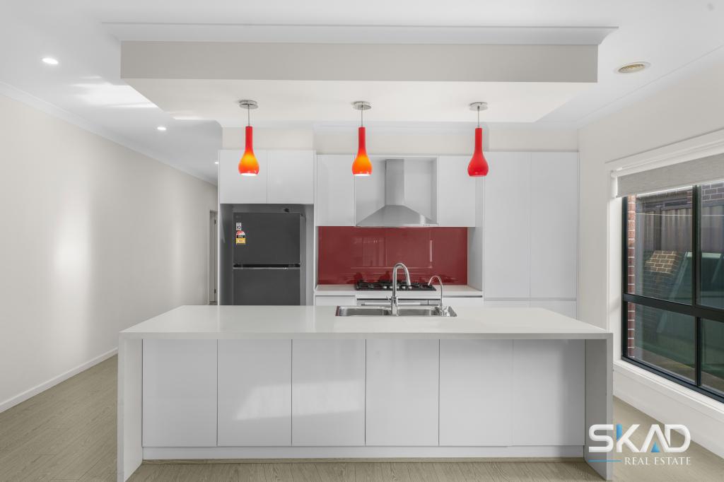 27 Coolamon Dr, Craigieburn, VIC 3064