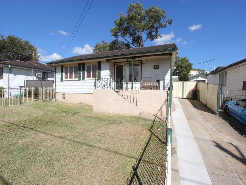 90 Solander Rd, Seven Hills, NSW 2147