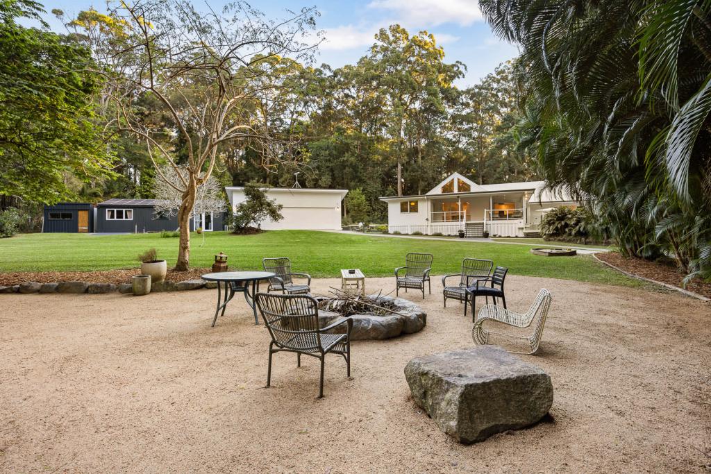 305 Gumboil Rd, Lake Macdonald, QLD 4563