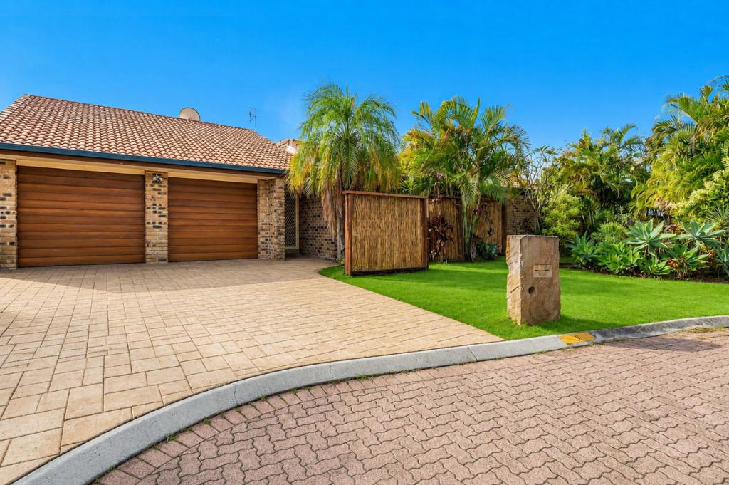 2 Oriole Ct, Burleigh Waters, QLD 4220